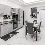 - House With Private Jacuzzi * 로솔리니