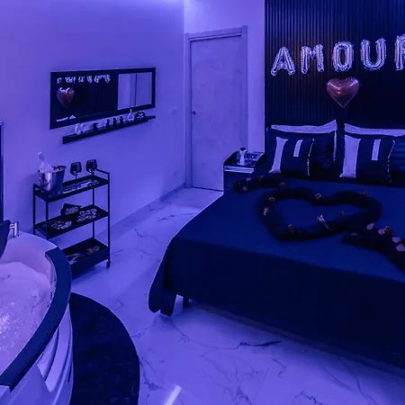 - House With Private Jacuzzi * Rosolini