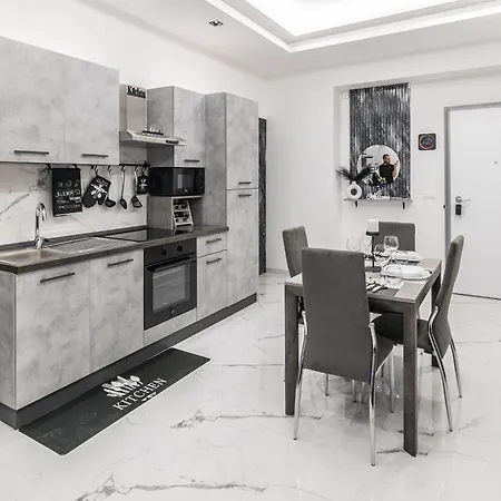 - House With Private Jacuzzi * Rosolini